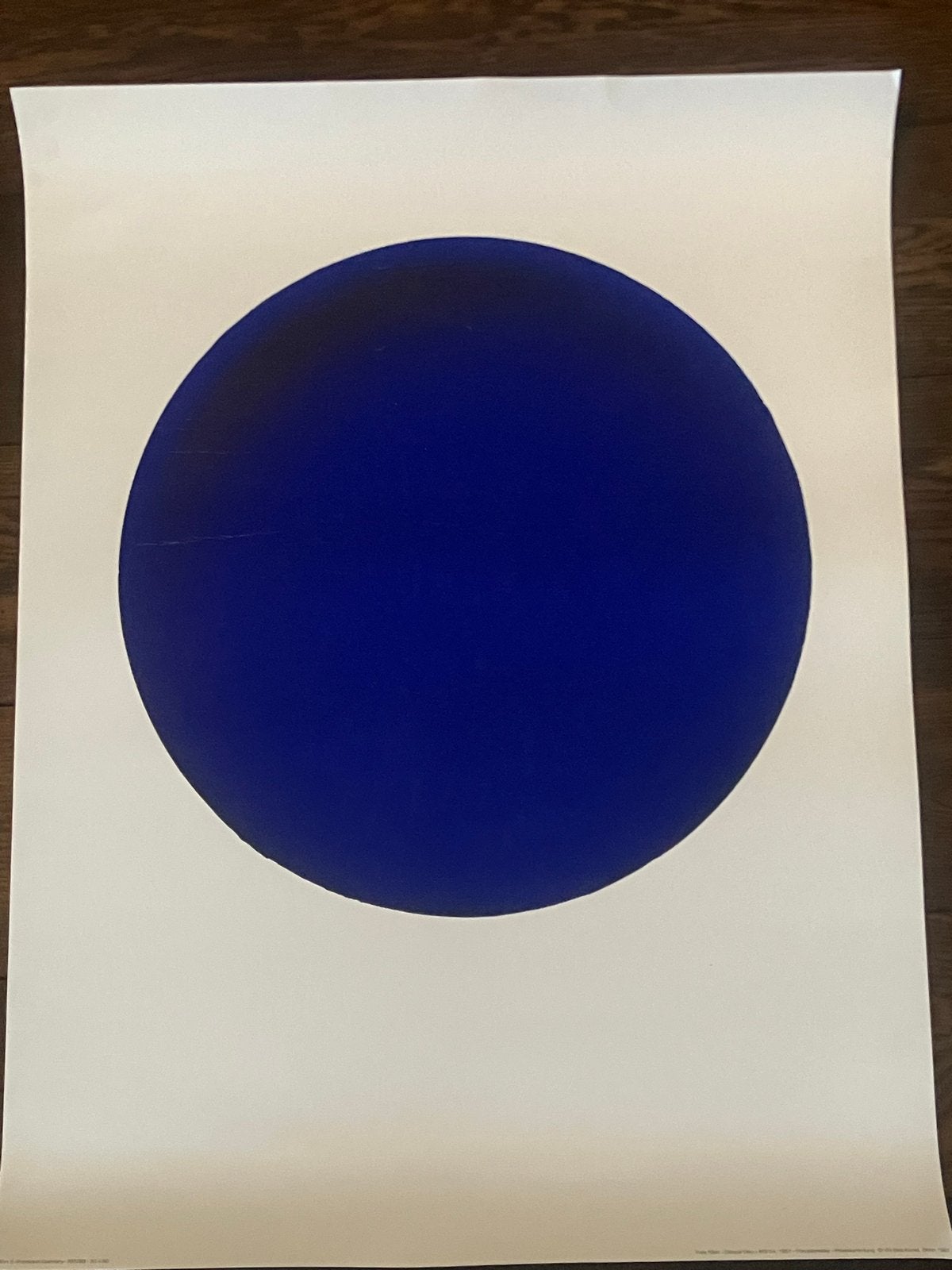 Yves Klein - Disque Bleu - IKB54, 1957 - Poster 1997, Ophalen of Verzenden, A1 t/m A3, Overige onderwerpen, Rechthoekig Staand