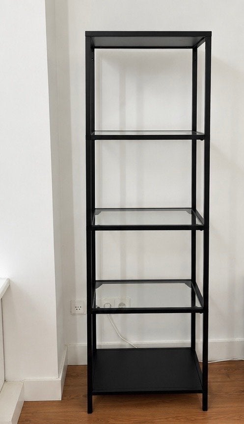 Zwart metalen rek met glazen planken, Ophalen, Met plank(en), Minder dan 50 cm, Gebruikt