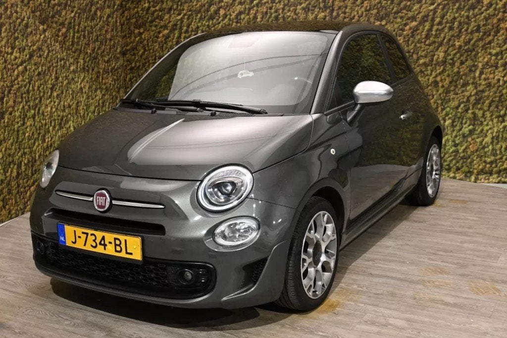 Fiat 500 Rockstar special edition 1.0 70pk Hybrid 2020 Grijs, Auto's, Voorwielaandrijving, 40 €/maand, Zwart, Automatische klimaatregeling