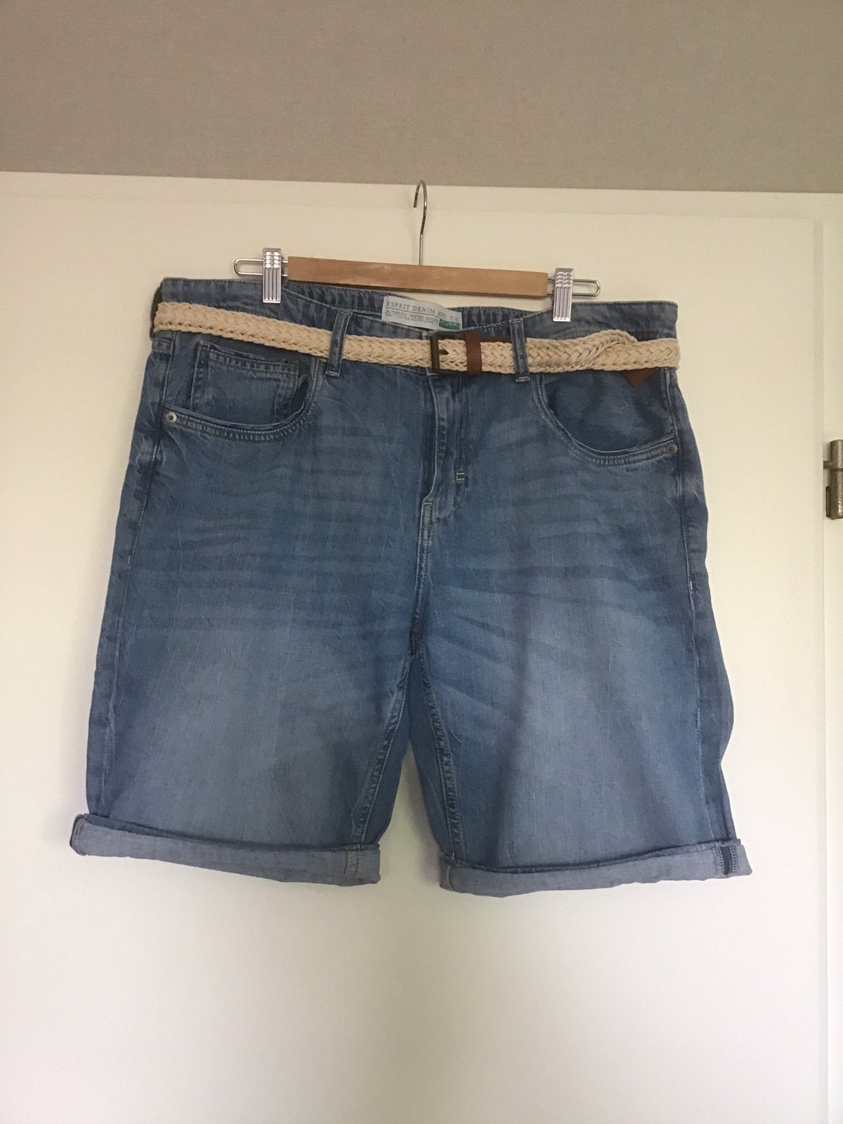 NIEUW. Esprit korte heren jeans, maat 36., Ophalen of Verzenden, Nieuw, Blauw, W36 - W38 (confectie 52/54)