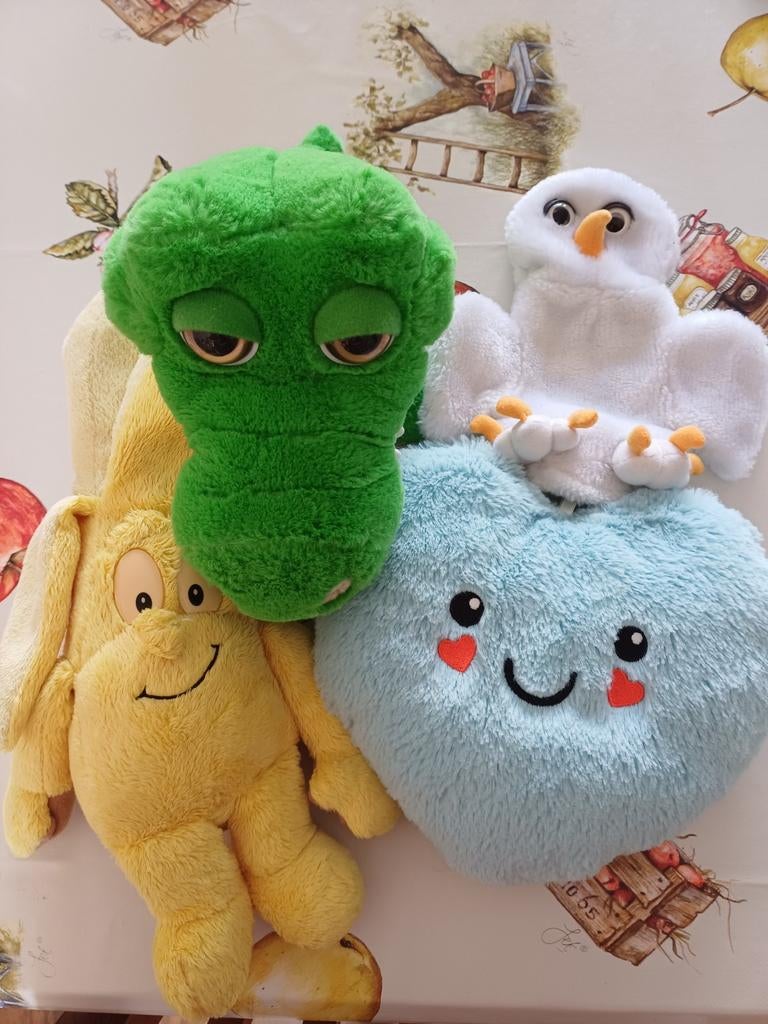 Leuke knuffels: krokodil, uil, hartje, banaan, Ophalen of Verzenden, Zo goed als nieuw, Meerkleurig, Klein (minder dan 20 cm)