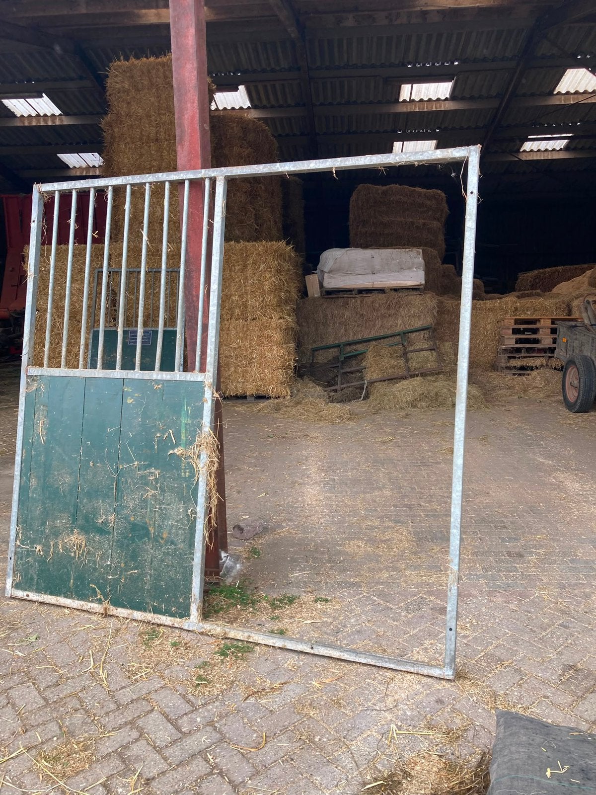 Wanden voor paardenbox, Stalling