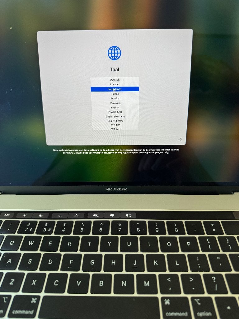 Defecte MacBook Pro 15 inch 2019 A1990 voor onderdelen, Computers en Software, Apple Macbooks, 256 GB, 2 tot 3 Ghz, Niet werkend