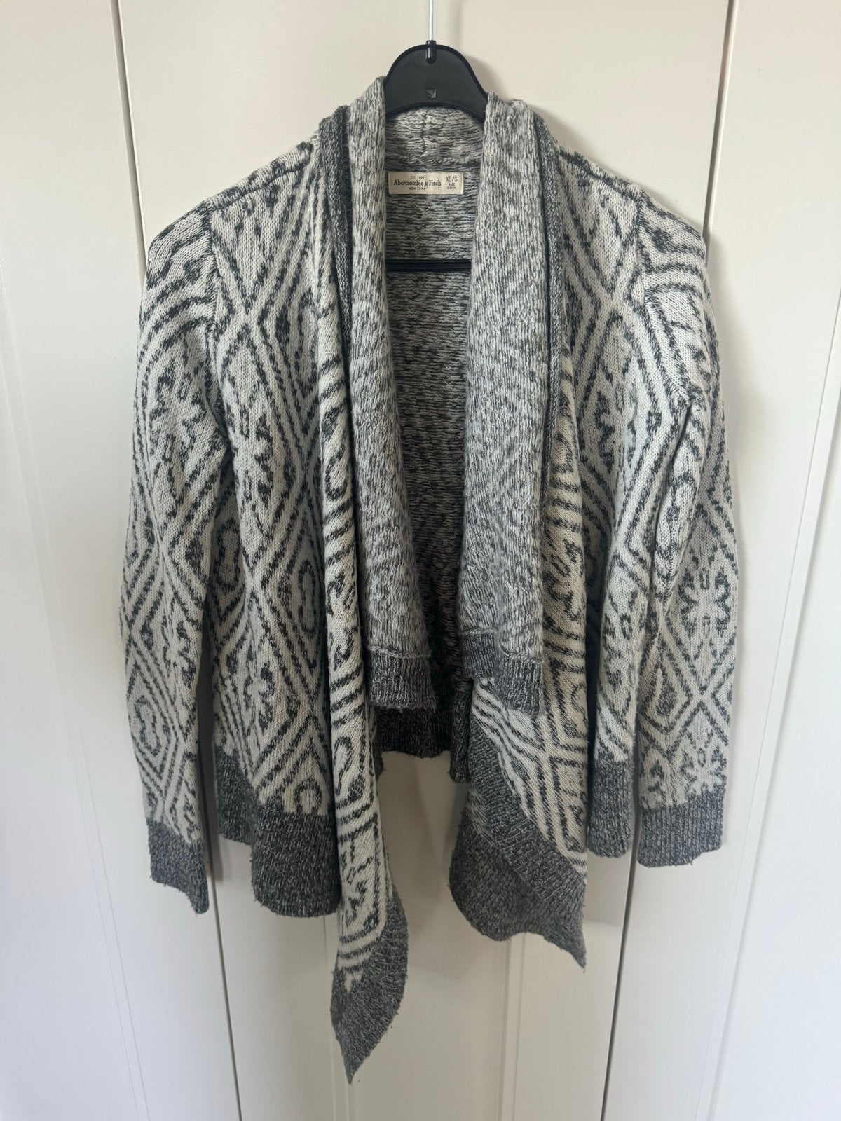 Abercrombie & Fitch Boho Chic Vest - Grijs/Wit - maat S, Kleding | Dames, Ophalen of Verzenden, Zo goed als nieuw, Maat 34 (XS) of kleiner