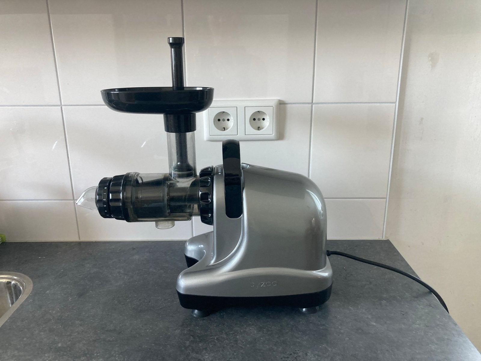 Byzoo Slowjuicer Rhino met extra opzetstukken, Ophalen, Gebruikt, Elektrisch, Slowjuicer