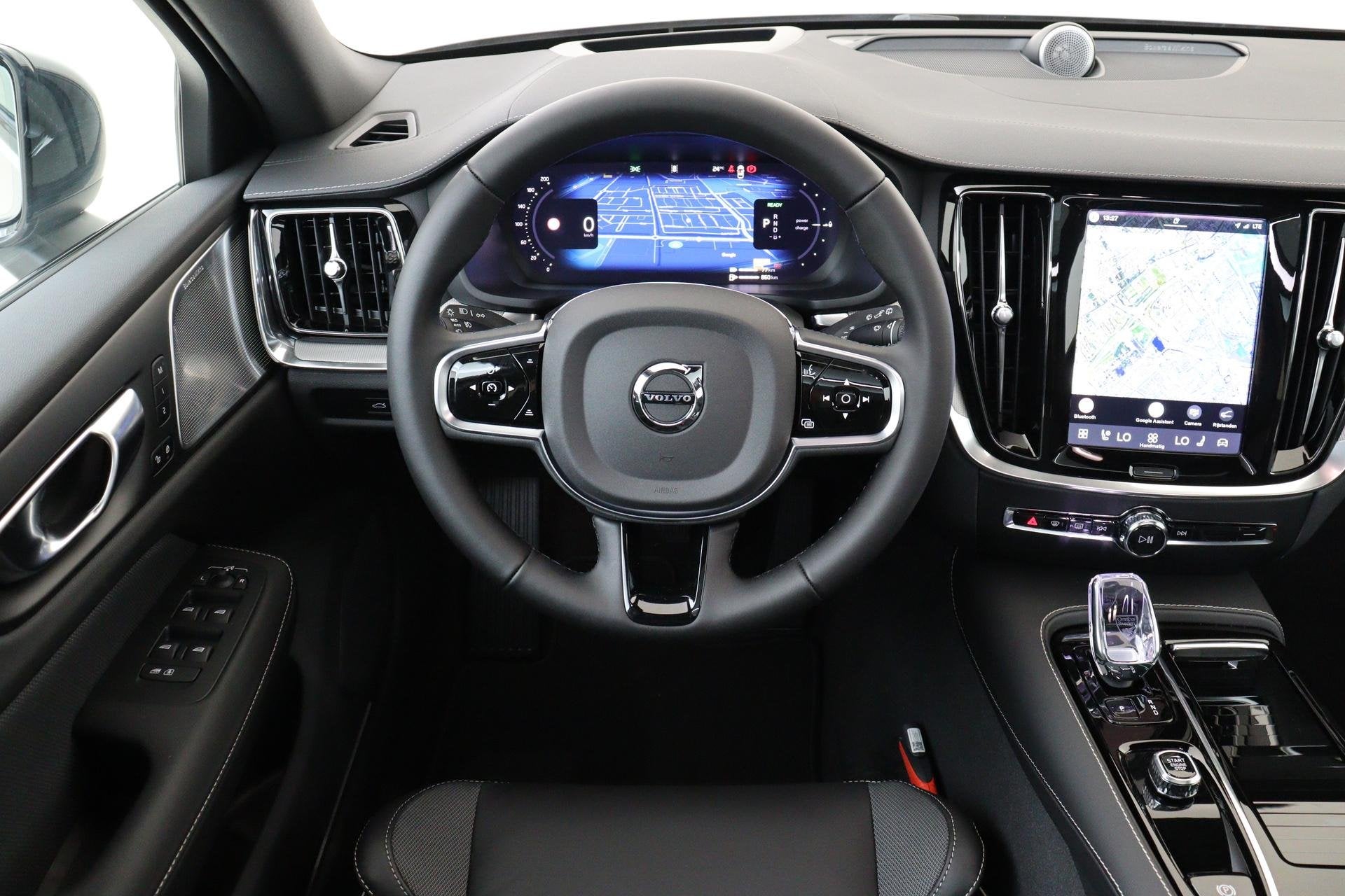 Volvo V60 T6 PLUG-IN HYBRID AWD ULTRA DARK *VOL!* -PANO.DAK|, Auto's, Automaat, 12 maanden, Stof, Euro 6