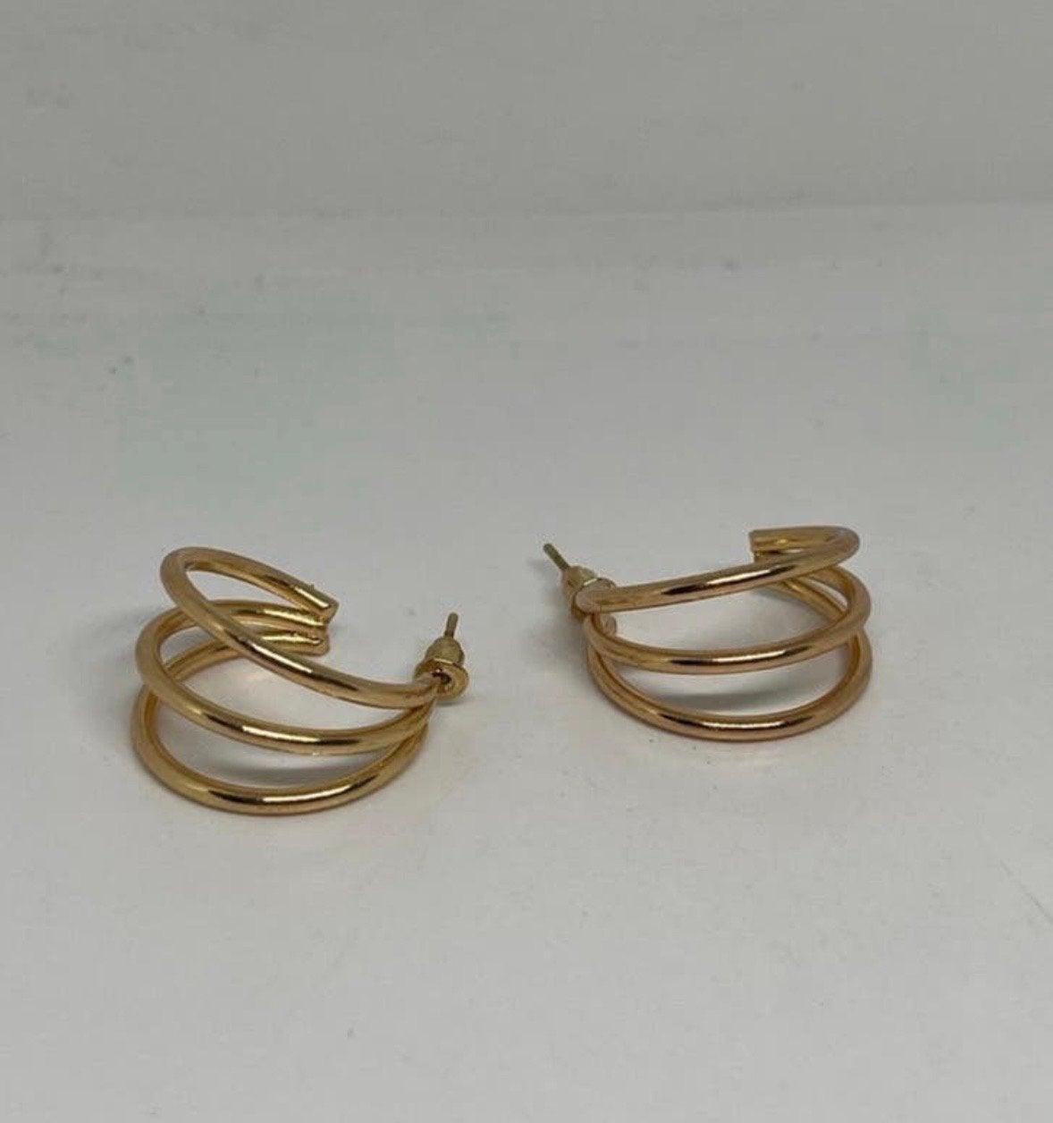 Nieuwe Goudkleurige Oorbellen - Stijlvol en Modern, Sieraden, Tassen en Uiterlijk, Oorbellen, Overige materialen, Verzenden, Nieuw