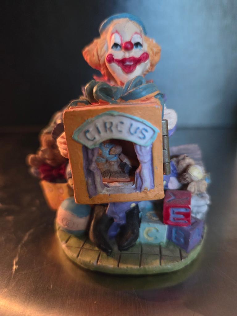 Vintage Clown Beeldje met kijkkast circus- 8 cm hoog, Ophalen of Verzenden, Gebruikt, Mens