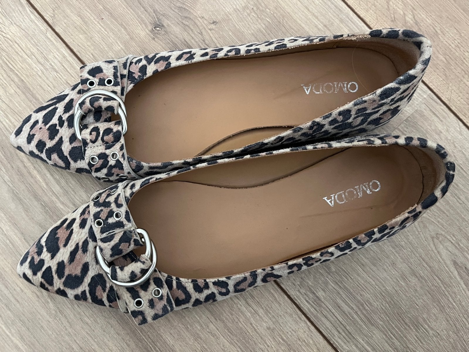 Prachtige Omoda ballerina’s platte pumps panter 39, Kleding | Dames, Ophalen of Verzenden, Zo goed als nieuw, Bruin