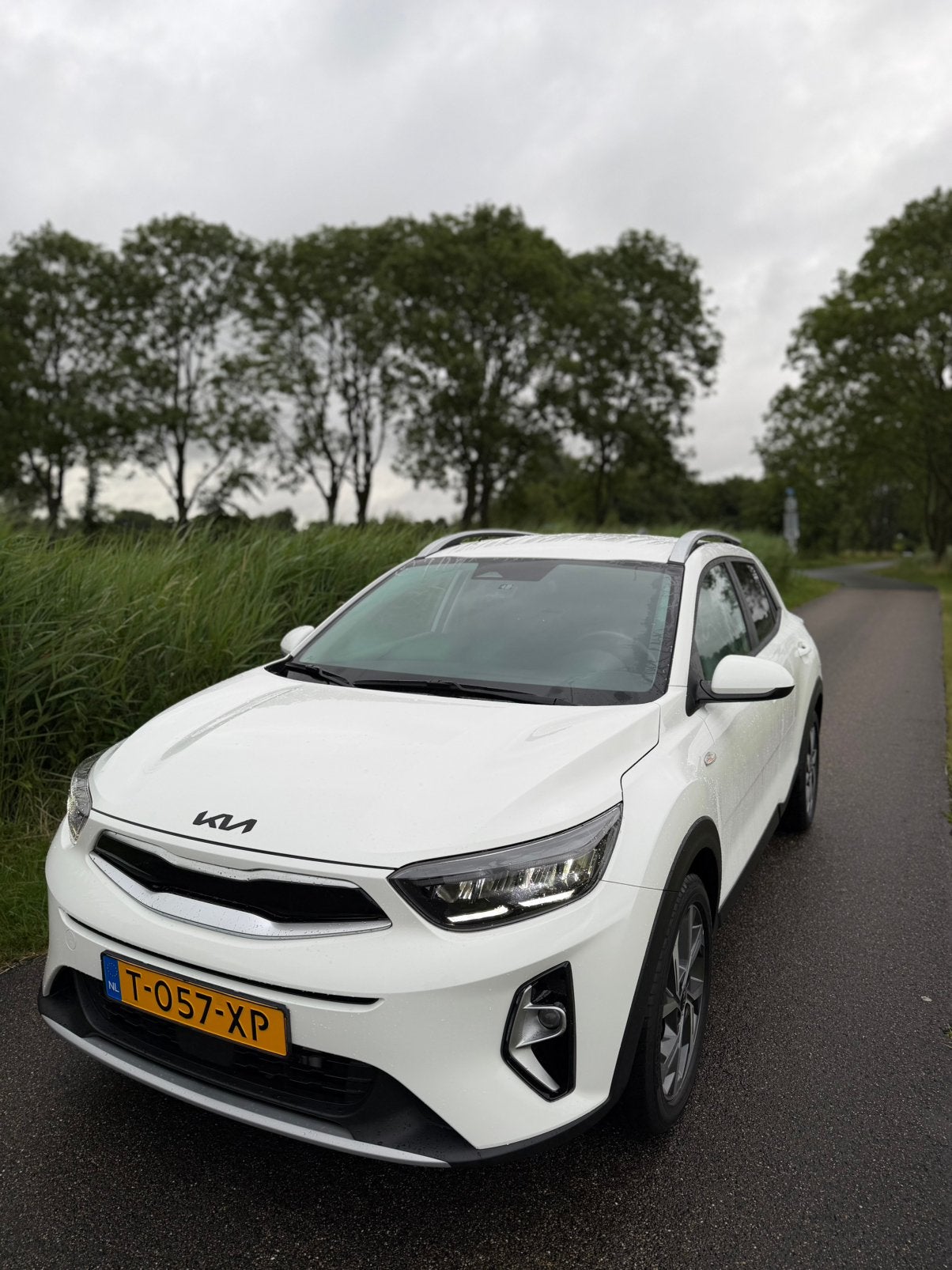 Kia Stonic 1.0 T-gdi Mhev 100pk 2023 Wit, Auto's, Voorwielaandrijving, 450 kg, Origineel Nederlands, Handgeschakeld