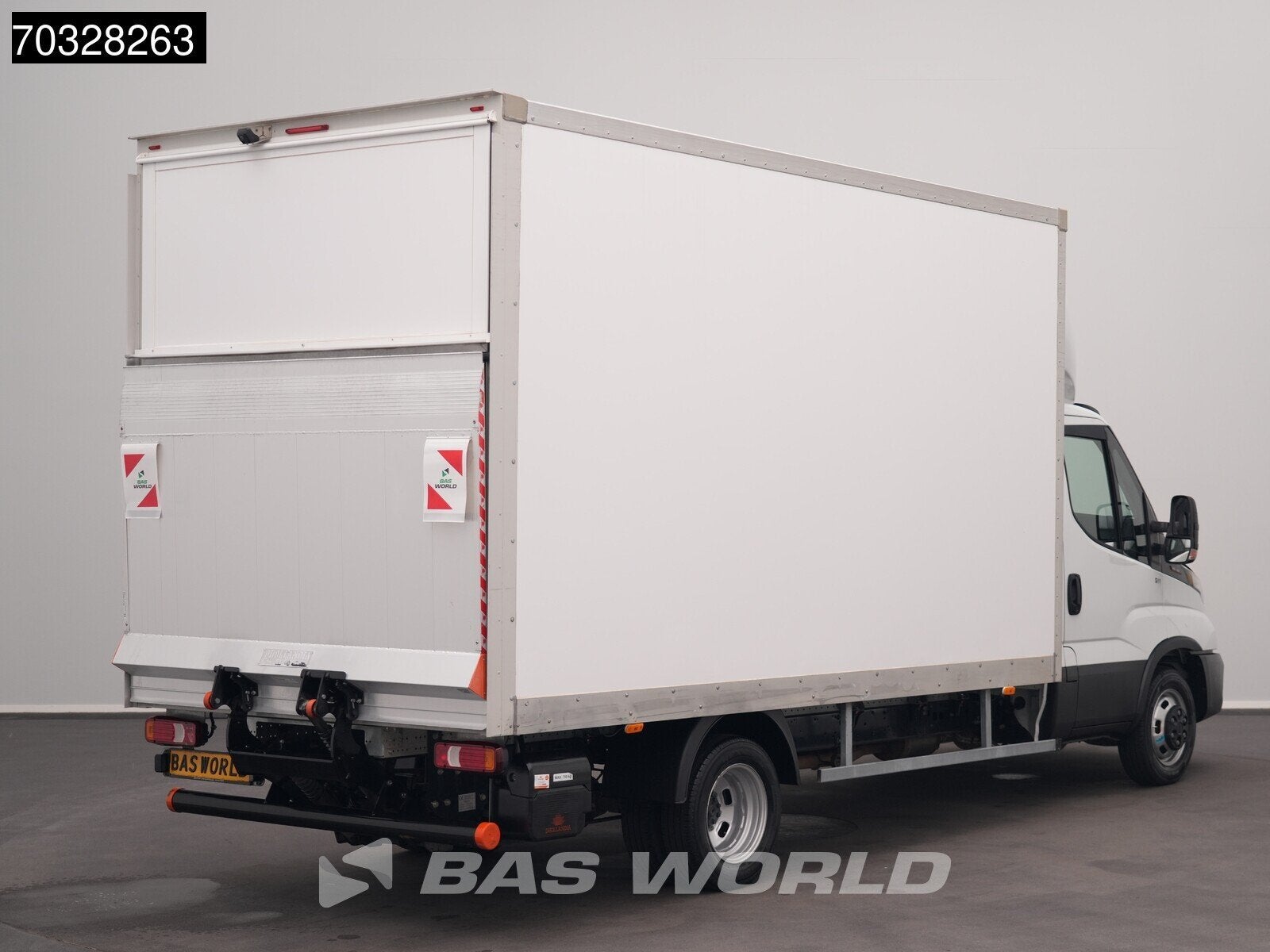 Iveco Daily 35C16 3.0L Laadklep NEW MODEL Dubbellucht 160PK, Auto's, Stof, Gebruikt, Euro 6, 4 cilinders