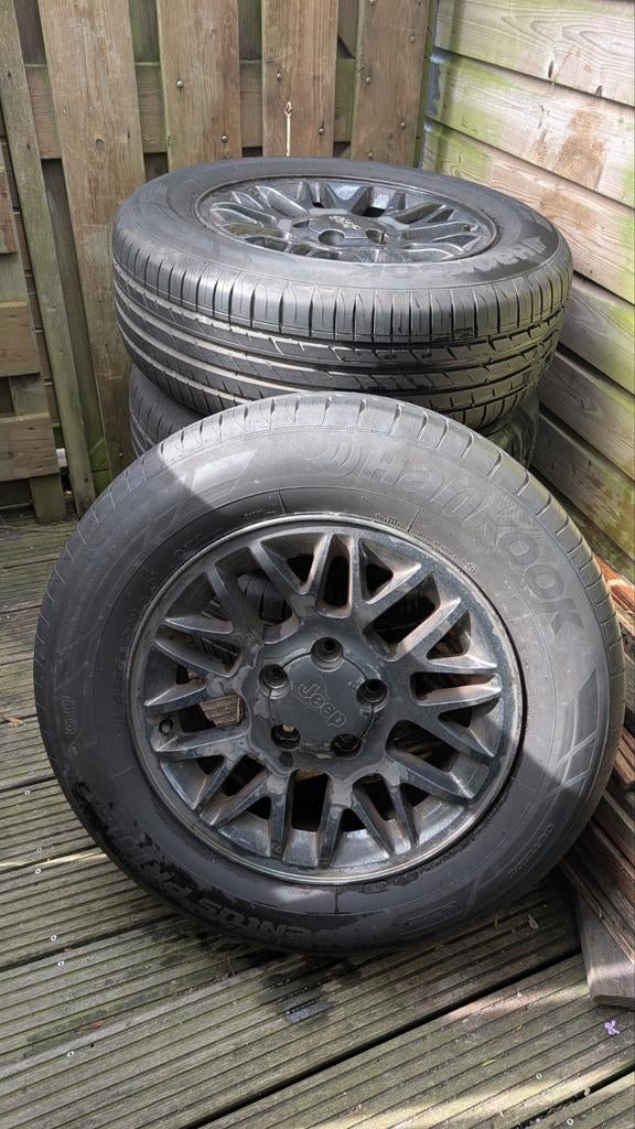4 x Jeep Grand Cherokee 17' Velgen 235/65 + zomerbanden, Ophalen, Gebruikt, Banden en Velgen, 17 inch