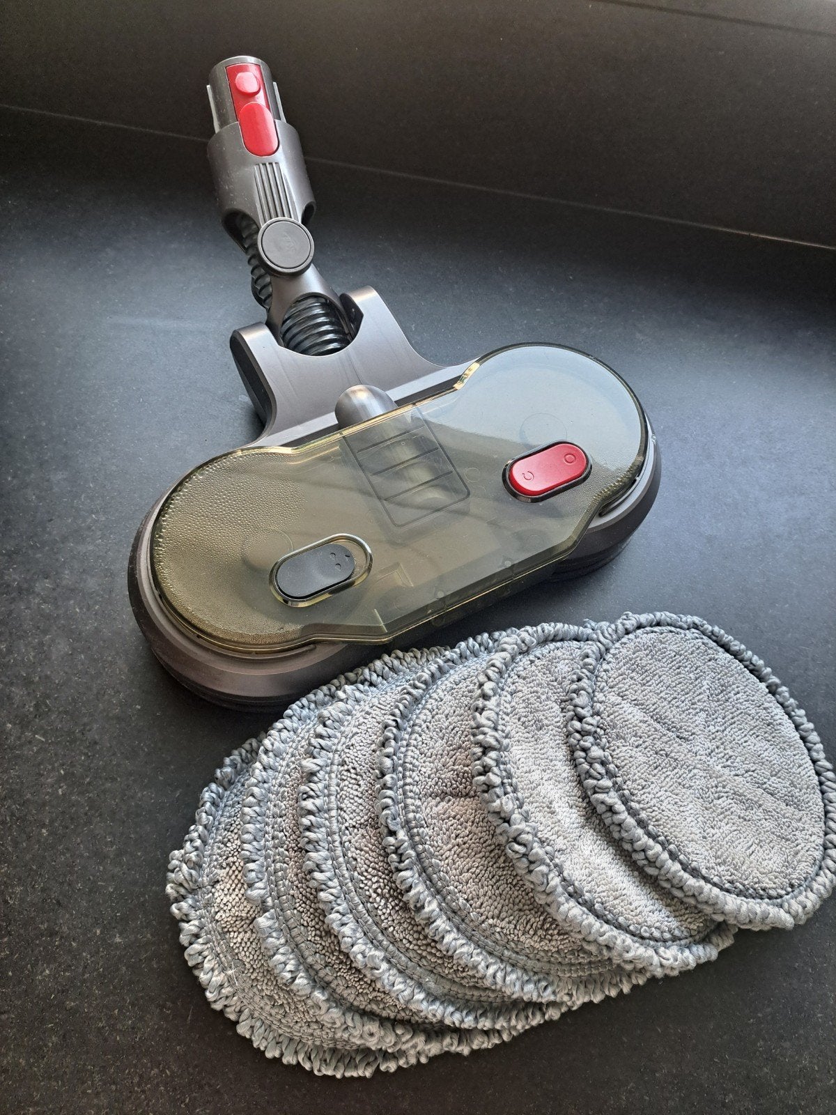 Dyson Vloerreiniger Opzetstuk met Dweilfunctie + 6 Pads, Ophalen of Verzenden, Dyson, Vloerreiniger, Reservoir