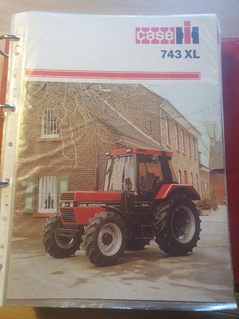 Case iH 743 tractor folder, Ophalen of Verzenden, Zo goed als nieuw, Folder