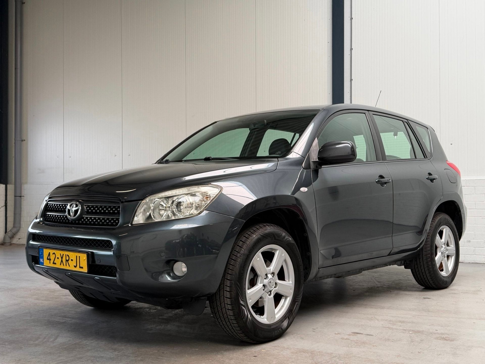 Toyota RAV4 2.0 VVTi Executive|Leder|Stoelverwarming, Auto's, Toyota, Automaat, 1998 cc, Gebruikt, Zwart