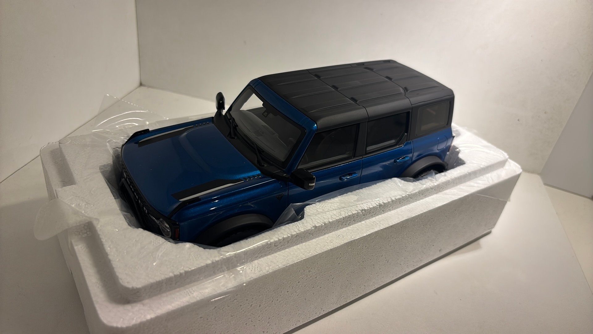 Ford bronco bleu GT spirit 1.18, Ophalen of Verzenden, A, A, A