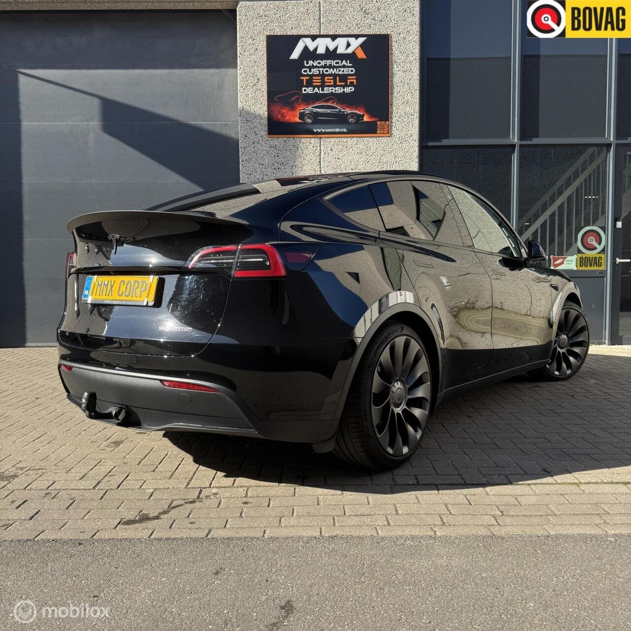 Tesla Model Y Performance + MMX PACK + TREKHAAK, Auto's, Automaat, 514 km, Gebruikt, Zwart