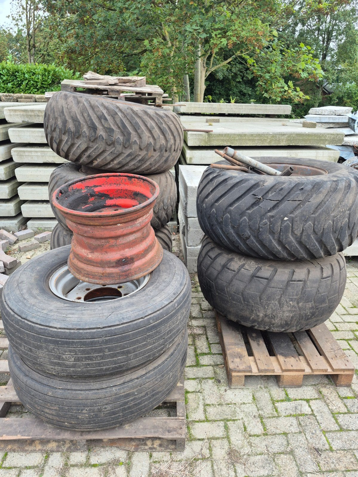 Diverse Banden met Velg o.a. 500-22.5, Zakelijke goederen, Agrarisch | Onderdelen | Banden, Velgen en Assen, Ophalen