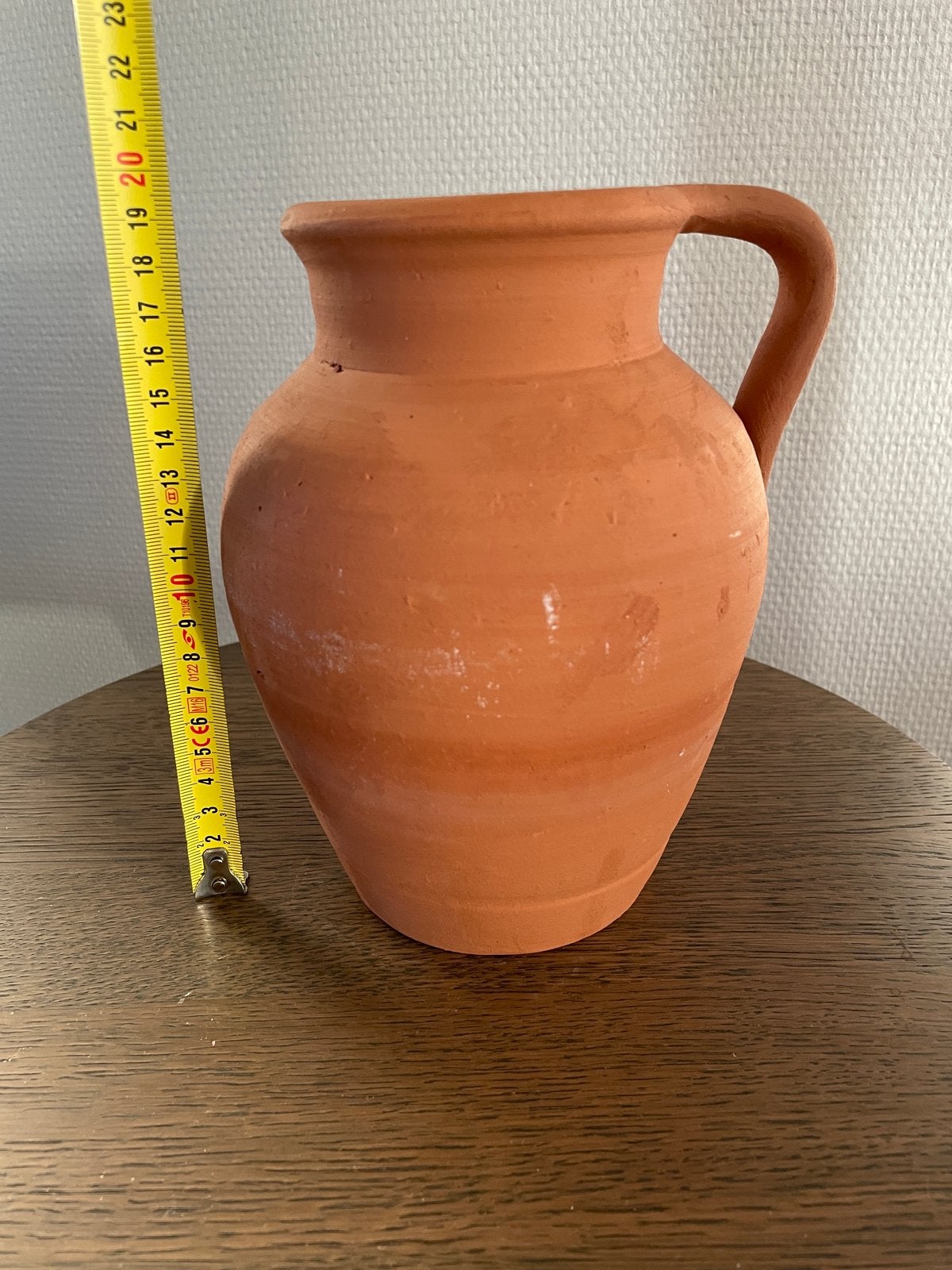 Klei gebakken vaas - Onbewerkt en zonder beschadigingen, Handgemaakt, Ophalen of Verzenden, Zo goed als nieuw, 20 cm