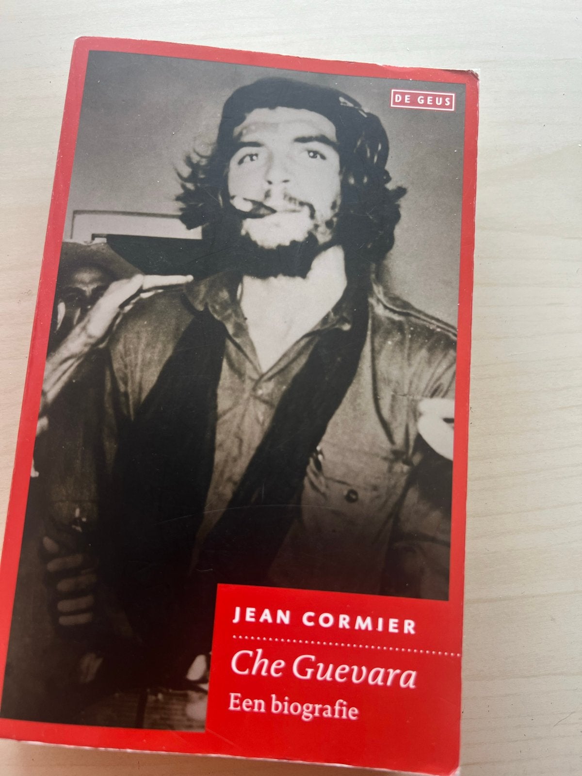 Che Guevara: Een biografie door Jean Cormier, Ophalen of Verzenden, Zo goed als nieuw, Politiek