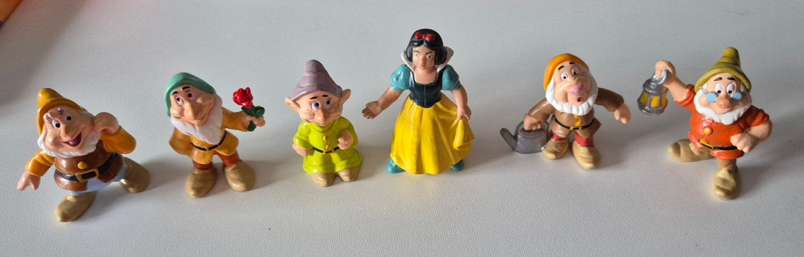Sneeuwwitje met 5 Dwergen figuurtjes, Verzamelen, Ophalen of Verzenden, Zo goed als nieuw