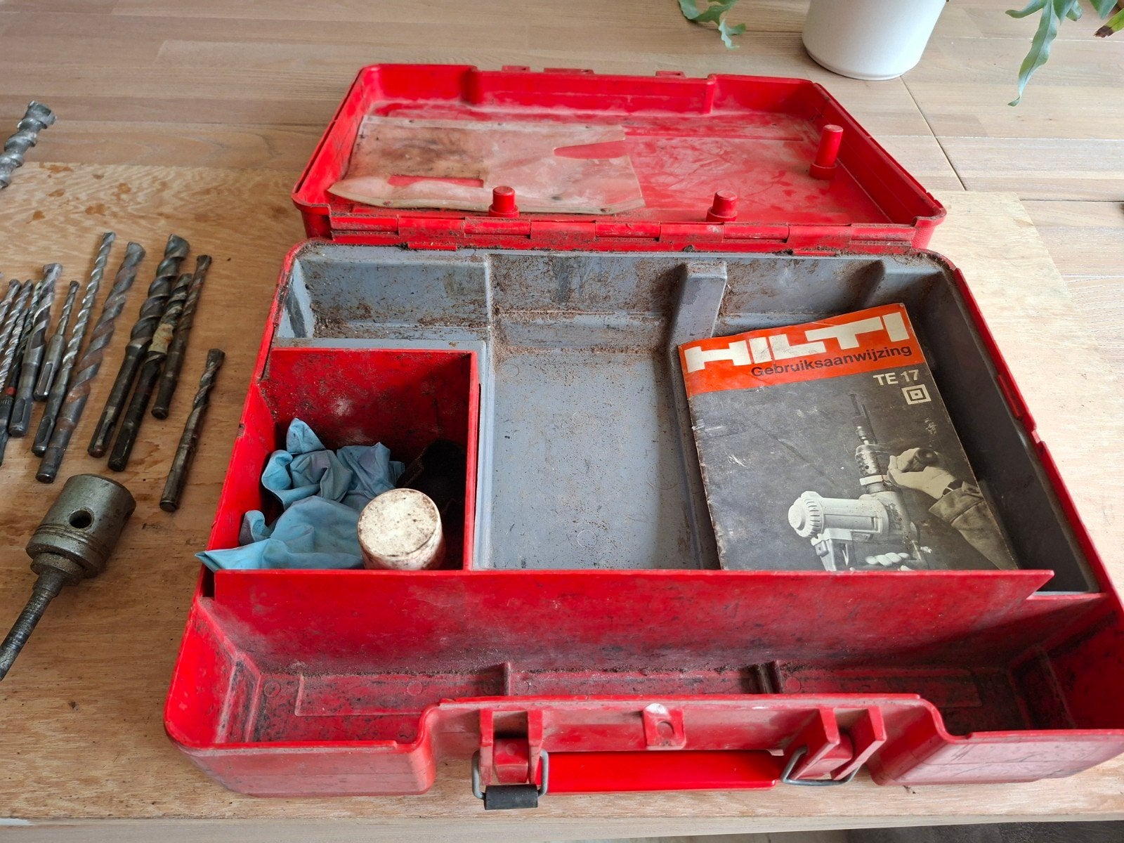 Hilti Boormachine TE 17 met borenset en koffer, Doe-het-zelf en Verbouw, Gereedschap | Boormachines, Boor- en/of Breekhamer, Ophalen of Verzenden