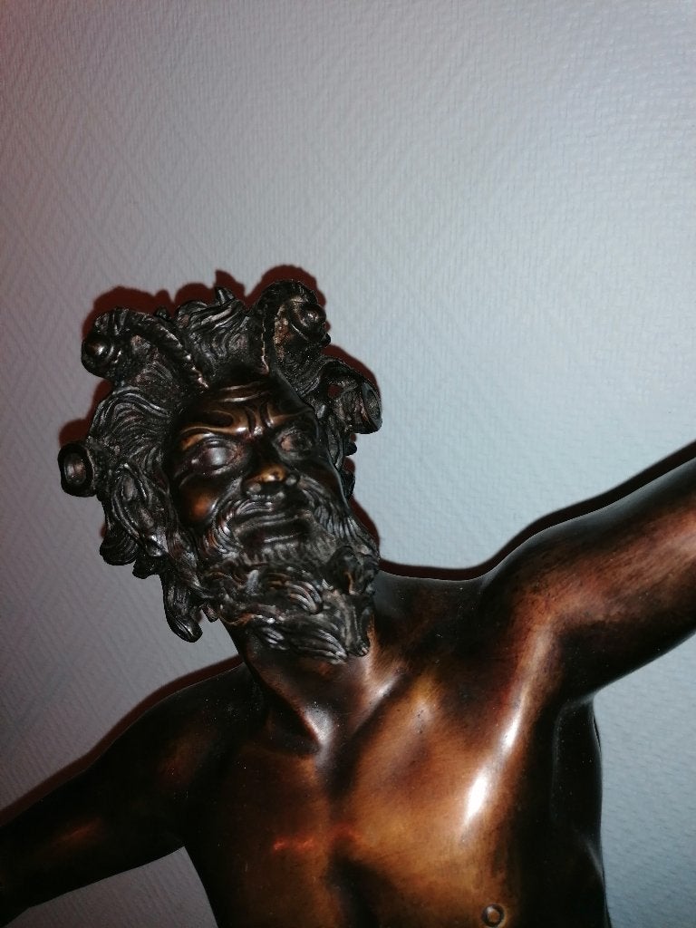 Bronze dancing faun gepatineerd gesigneerd, Antiek en Kunst, Ophalen