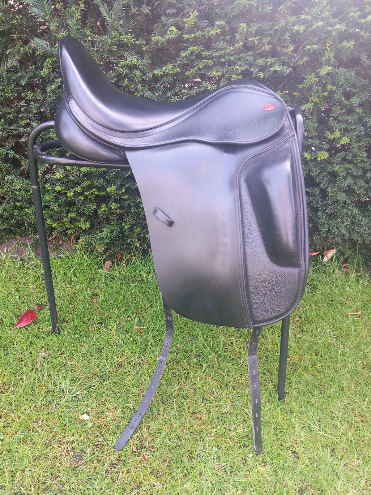 Als nieuw Kent en Masters dressuurzadel, 17,5 inch, Dieren en Toebehoren, Paarden en Pony's | Zadels, Ophalen, Zo goed als nieuw