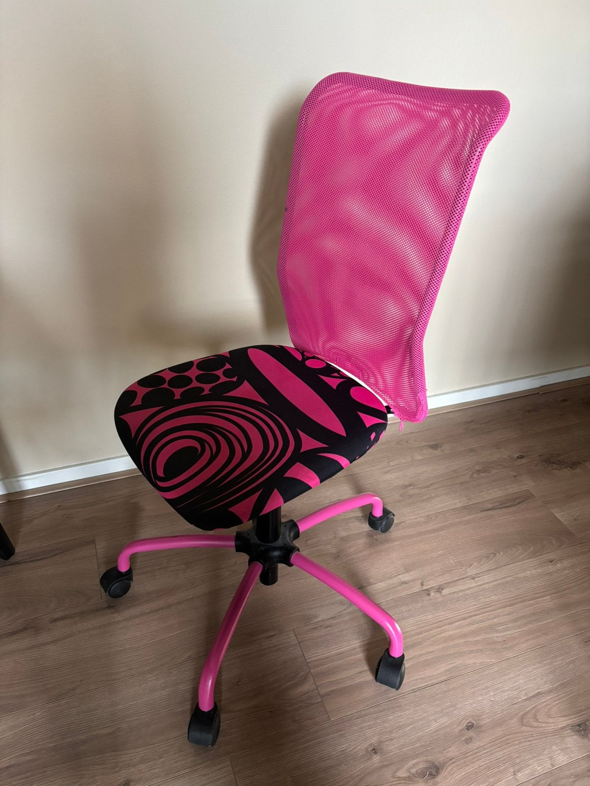Roze bureaustoel, Ophalen, Gebruikt, Roze, Bureaustoel