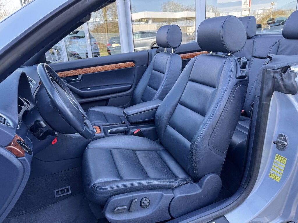 Foto 4 van Audi A4 Cabriolet 3.0 V6 | BTW auto | Youngtimer | Bose | Le
