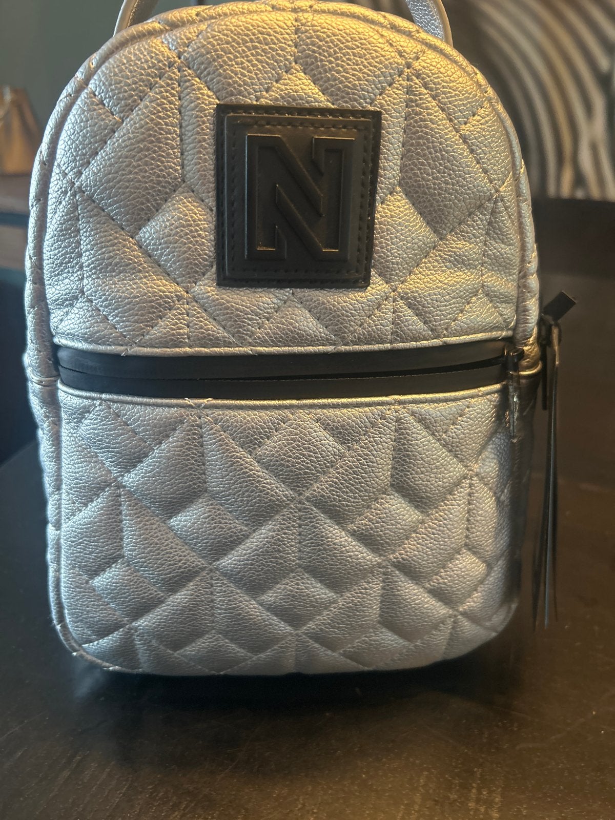 Nieuwe zilveren rugzak 30 cm met prijskaartje, Overige merken, 25 tot 40 cm, Nieuw, Ophalen of Verzenden