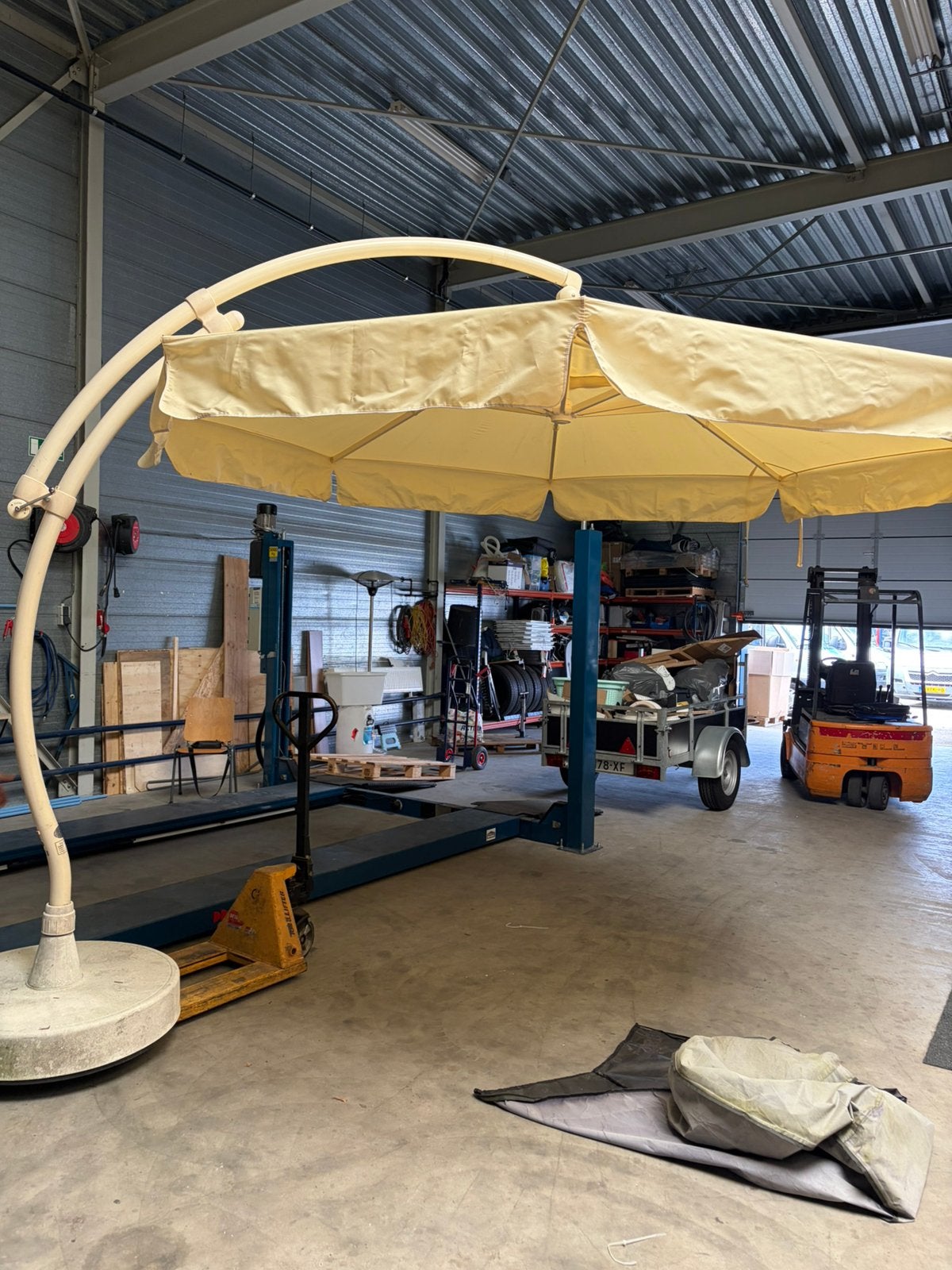 Grote parasol 350 cm doorsnee breedte - Easy Sun Parasol, Ophalen, Gebruikt, 3 tot 4 meter, Zweefparasol