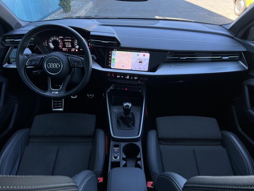 Audi A3 Sportback 30 TFSI S edition PANO | CARPLAY/ANDROID |, Auto's, Audi, 1195 kg, Gebruikt, Traction-control, Leder en Stof