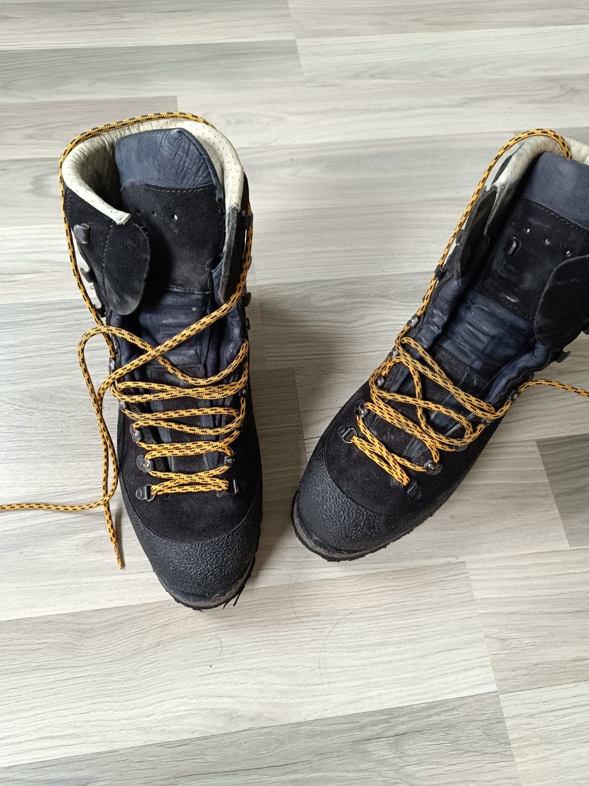 Hanwag bergschoenen cat D stijgijzervast maat 43,5-44, Sport en Fitness, Bergsport en Wandelen, Ophalen, Zo goed als nieuw, Schoenen