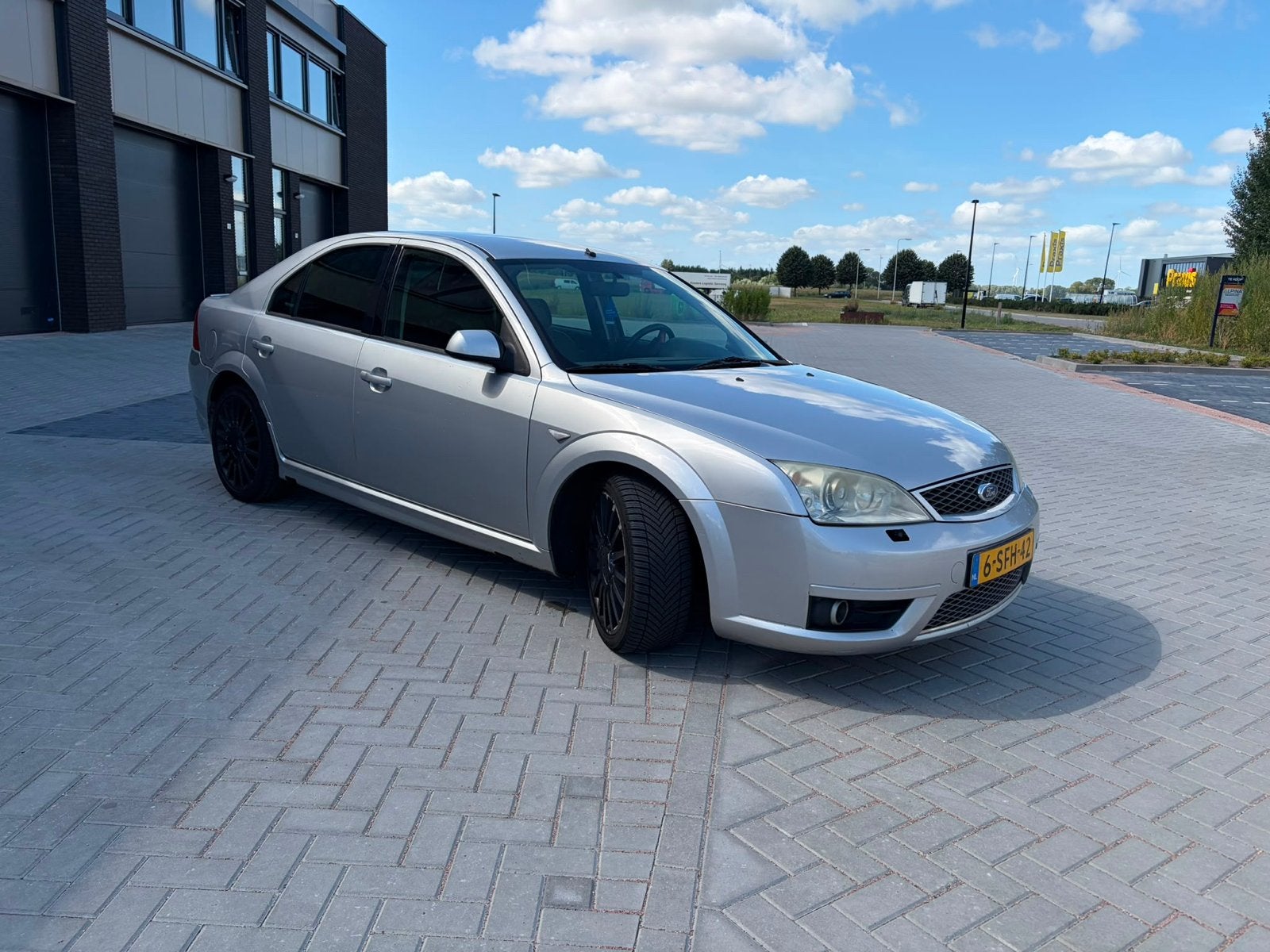 Ford 2003 Grijs, 2967 cc, Particulier, Sedan, 84 €/maand