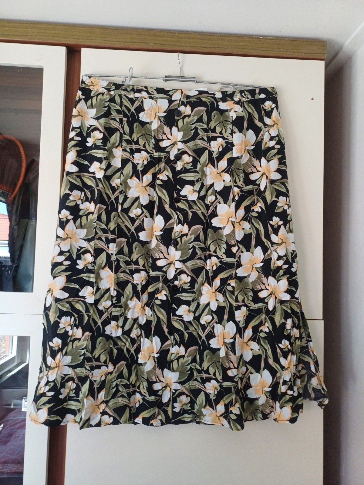 prachtige rok. Nieuw, Ophalen of Verzenden, Nieuw, Maat 46/48 (XL) of groter, Onder de knie