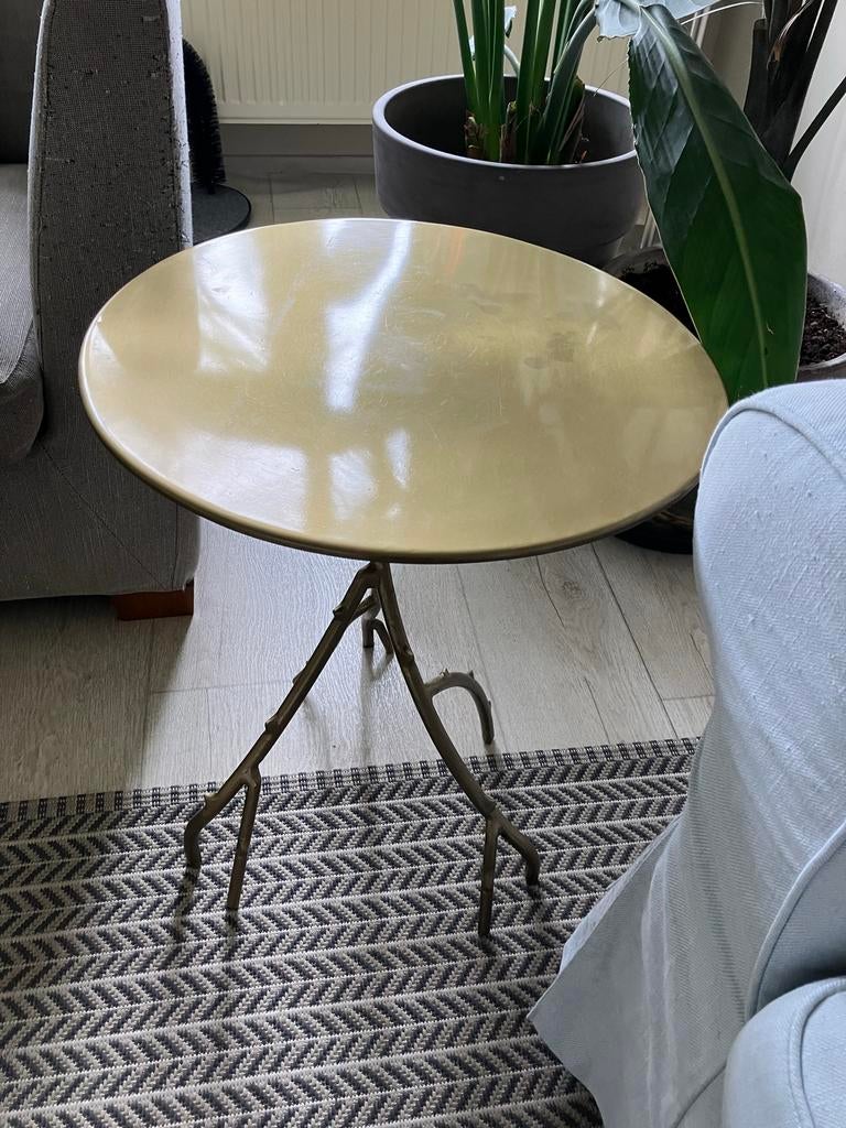 Goudkleurige bijzettafel met unieke boomtak poot, Huis en Inrichting, Minder dan 55 cm, Metaal of Aluminium, Rond, Zo goed als nieuw