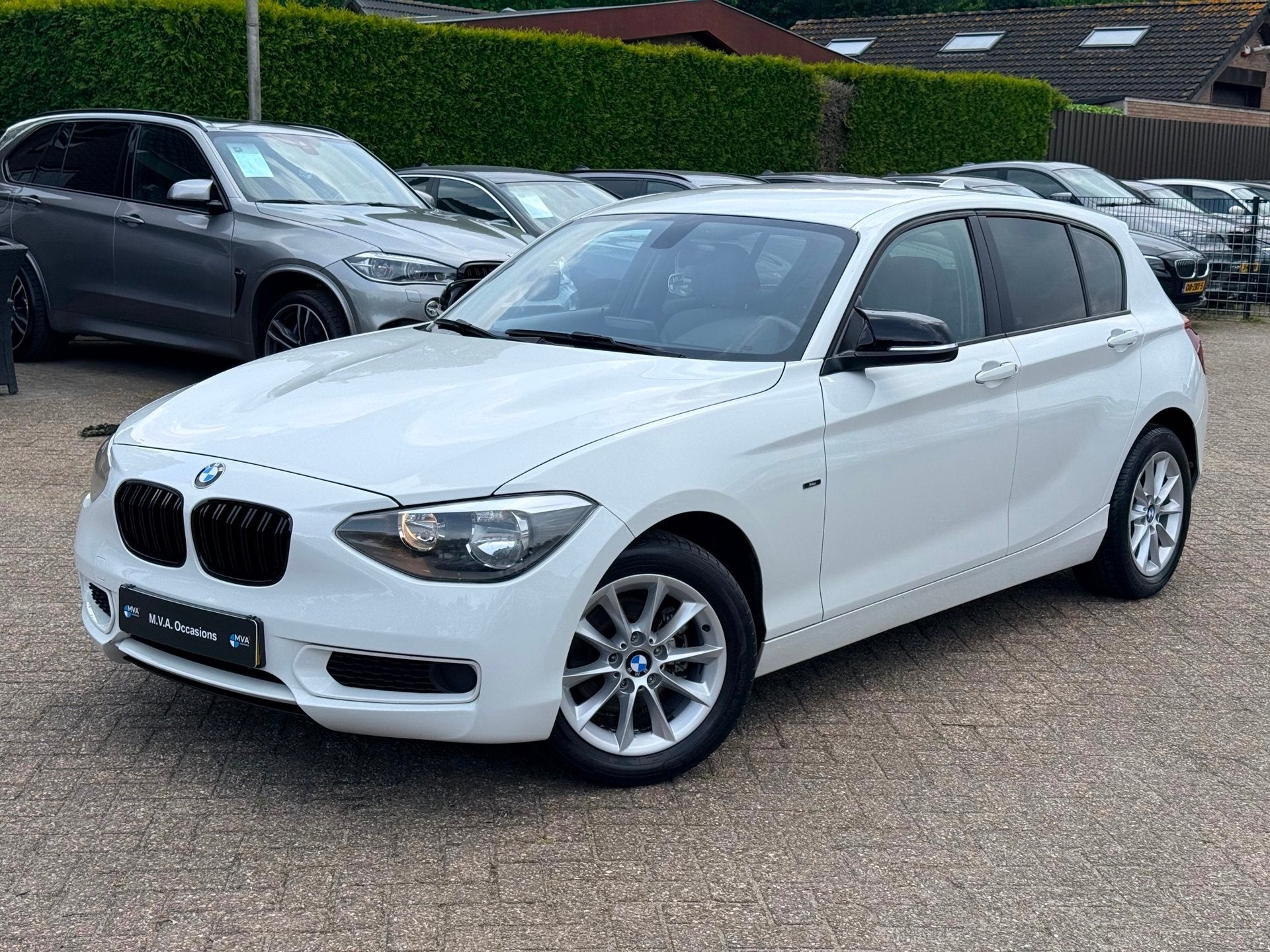 BMW 1-serie 116i Executive|Nieuwe Ketting + Klepseals|Naviga, Auto's, 1-Serie, Gebruikt, 4 cilinders, Automatische klimaatregeling