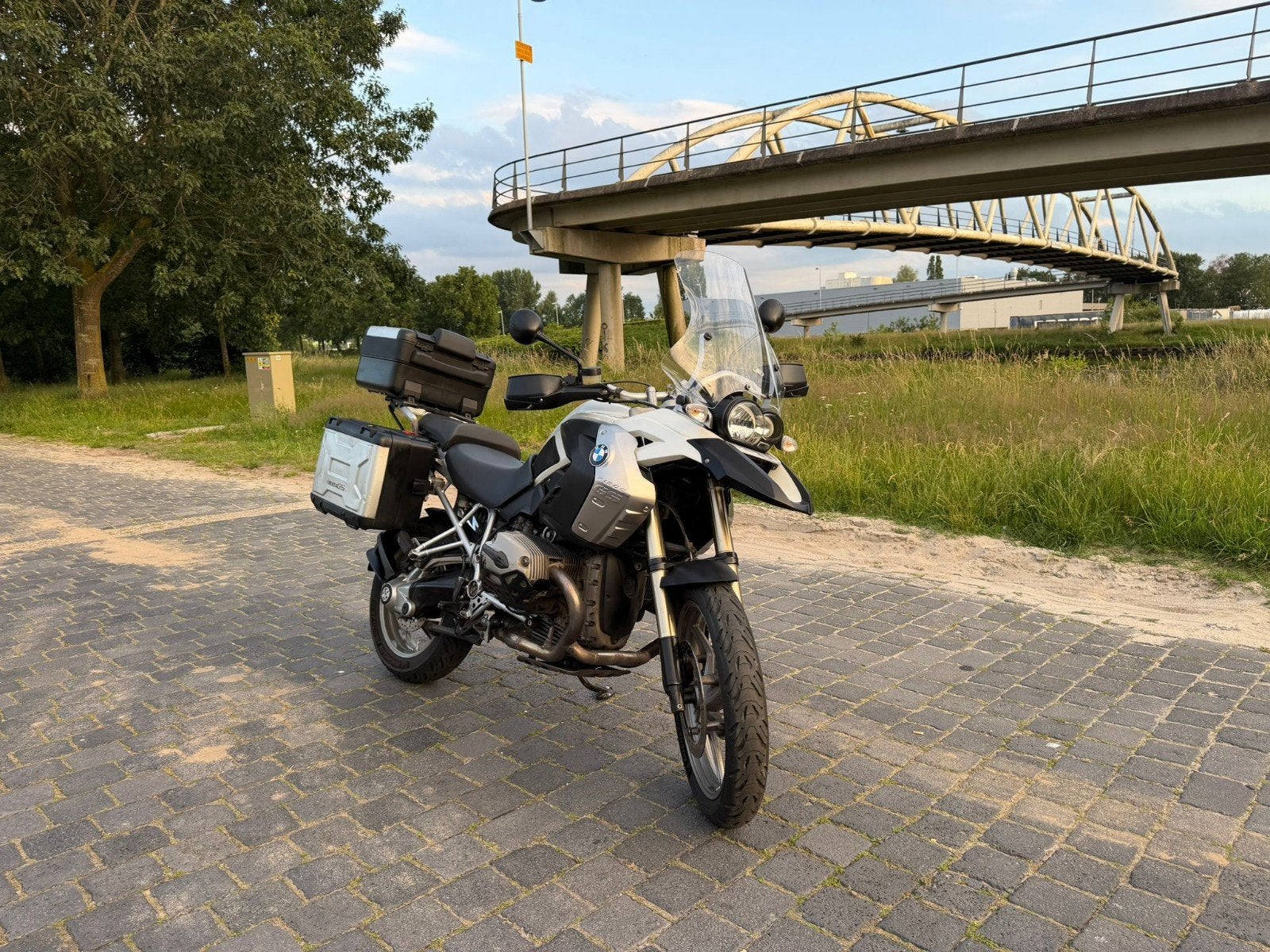 BMW r 1200 GS 2008 ( update) incl kofferset., 2 cilinders, Occasion, Bedrijf, Toermotor
