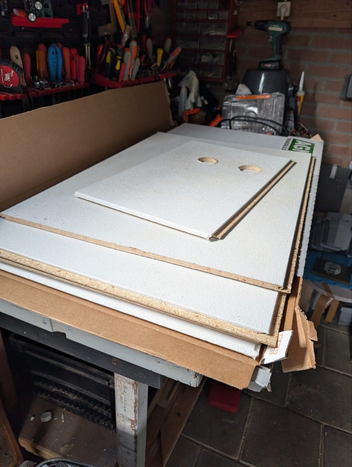 Agnes platen wit stuc - 3 hele en 2 stukken, Ophalen