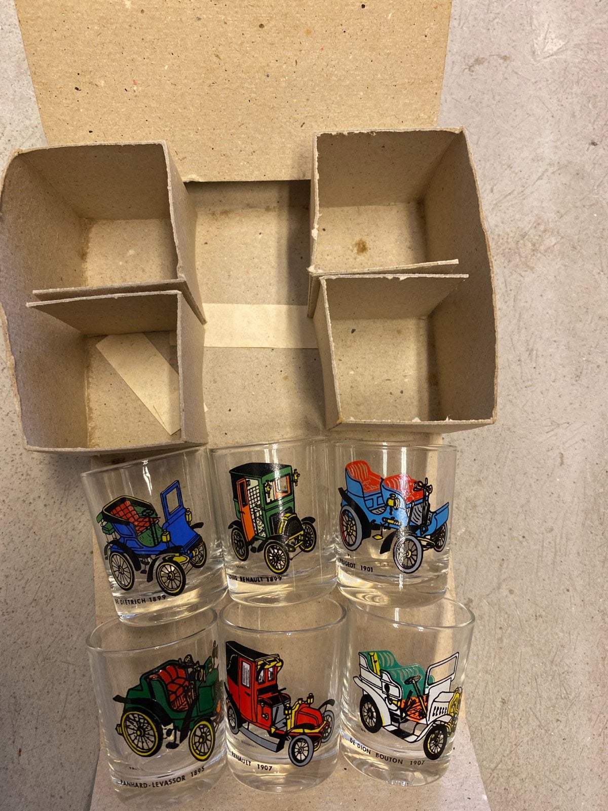 Nieuwe borrelglazen met oldtimer-afbeeldingen, Ophalen of Verzenden, Nieuw, Borrel- of Shotglas