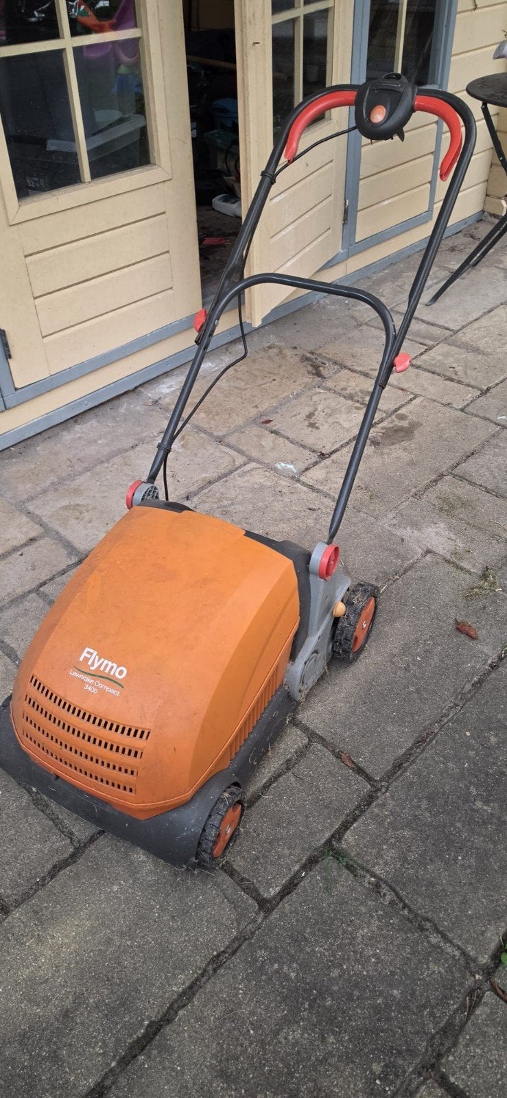 Verticuteermachine en mosverwijderaar, Ophalen, Gebruikt, Elektrisch, Flymo