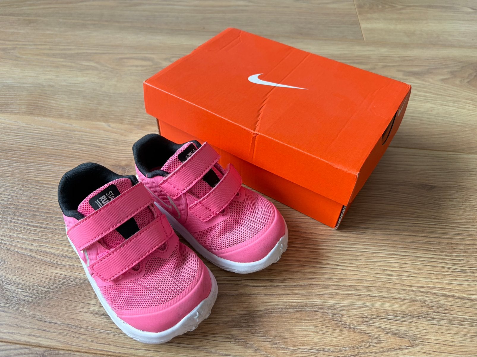 Nikies maat 22 roze nike sneakers, Schoentjes, Meisje, Ophalen of Verzenden, Zo goed als nieuw
