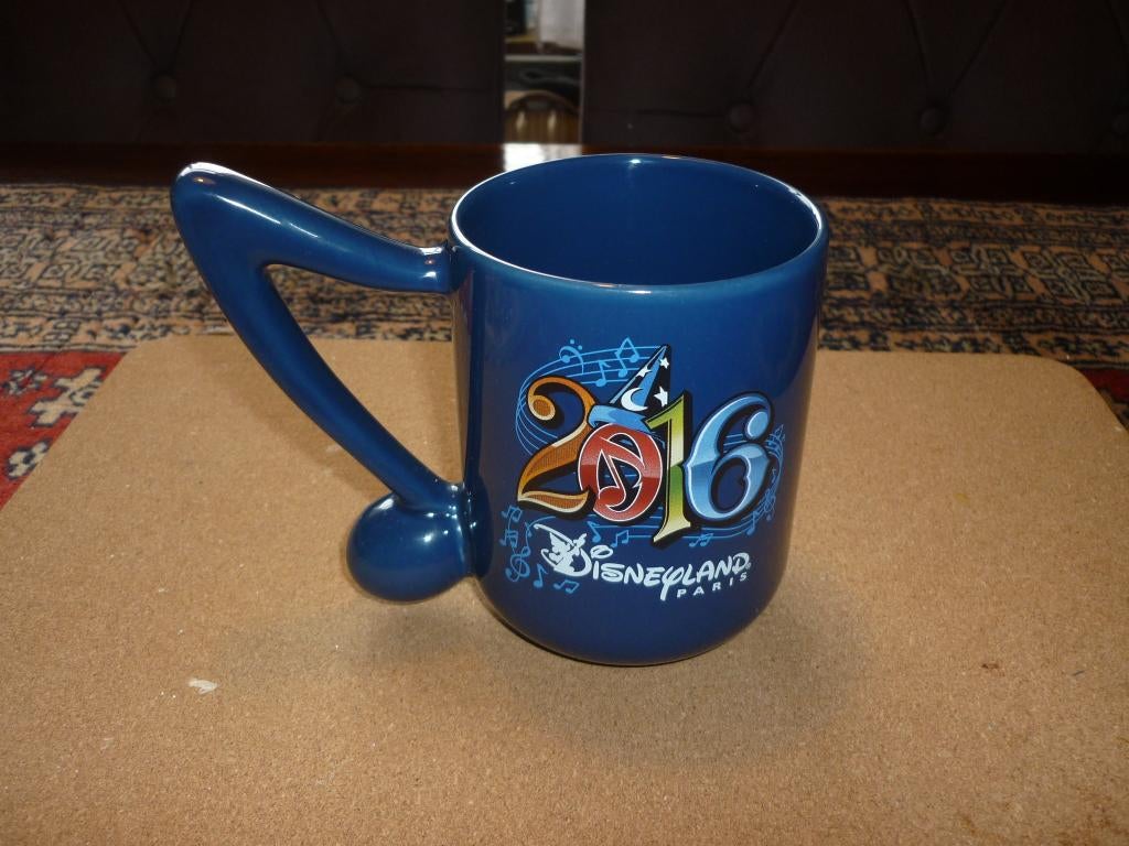 Mooie Disneyland Paris mok 2016 in zeer goede staat, Verzamelen, Ophalen of Verzenden, Mickey Mouse, Zo goed als nieuw, Servies