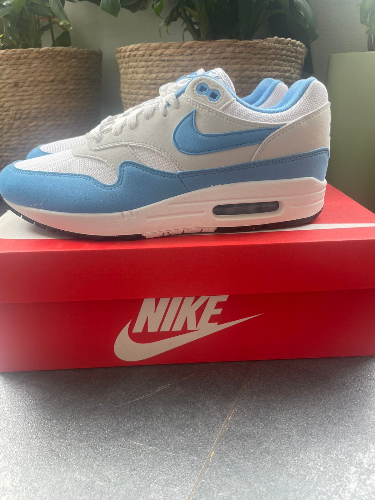 Nike Air Max 1 University Blue! Nieuw! Maat 43! OG, Blauw, Nieuw, Ophalen of Verzenden, Sneakers of Gympen