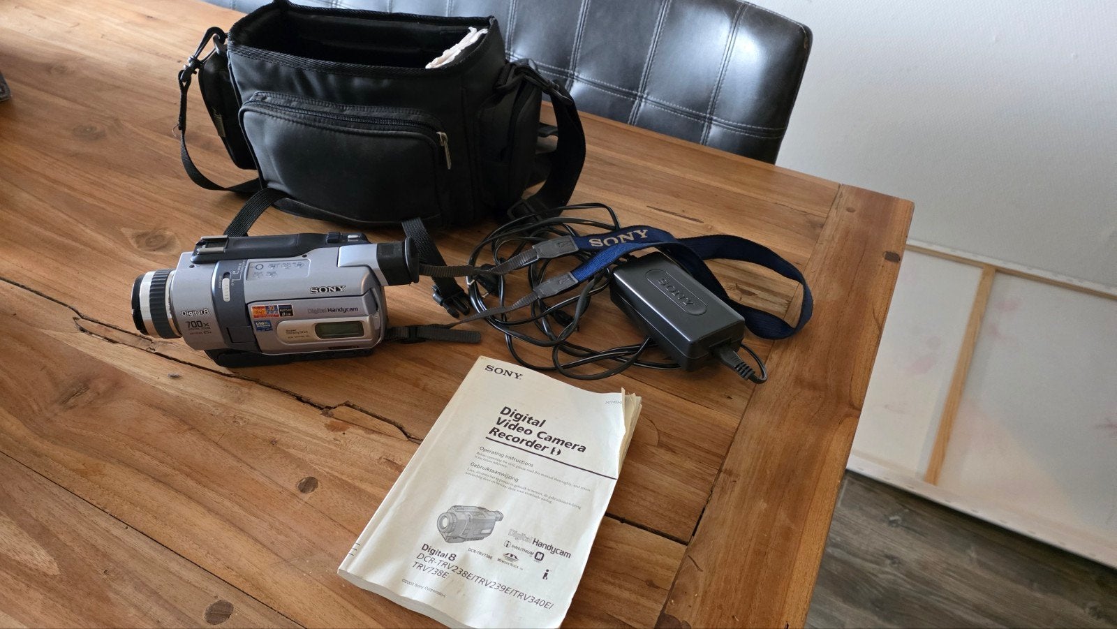 Sony Digital digital 8 DCR-TRV238E, Mini dv, 20x of meer, Ophalen of Verzenden, Zo goed als nieuw