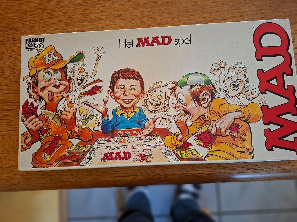 Het MAD spel, incompleet (geen dobbelstenen, 3 pionnen), Ophalen of Verzenden