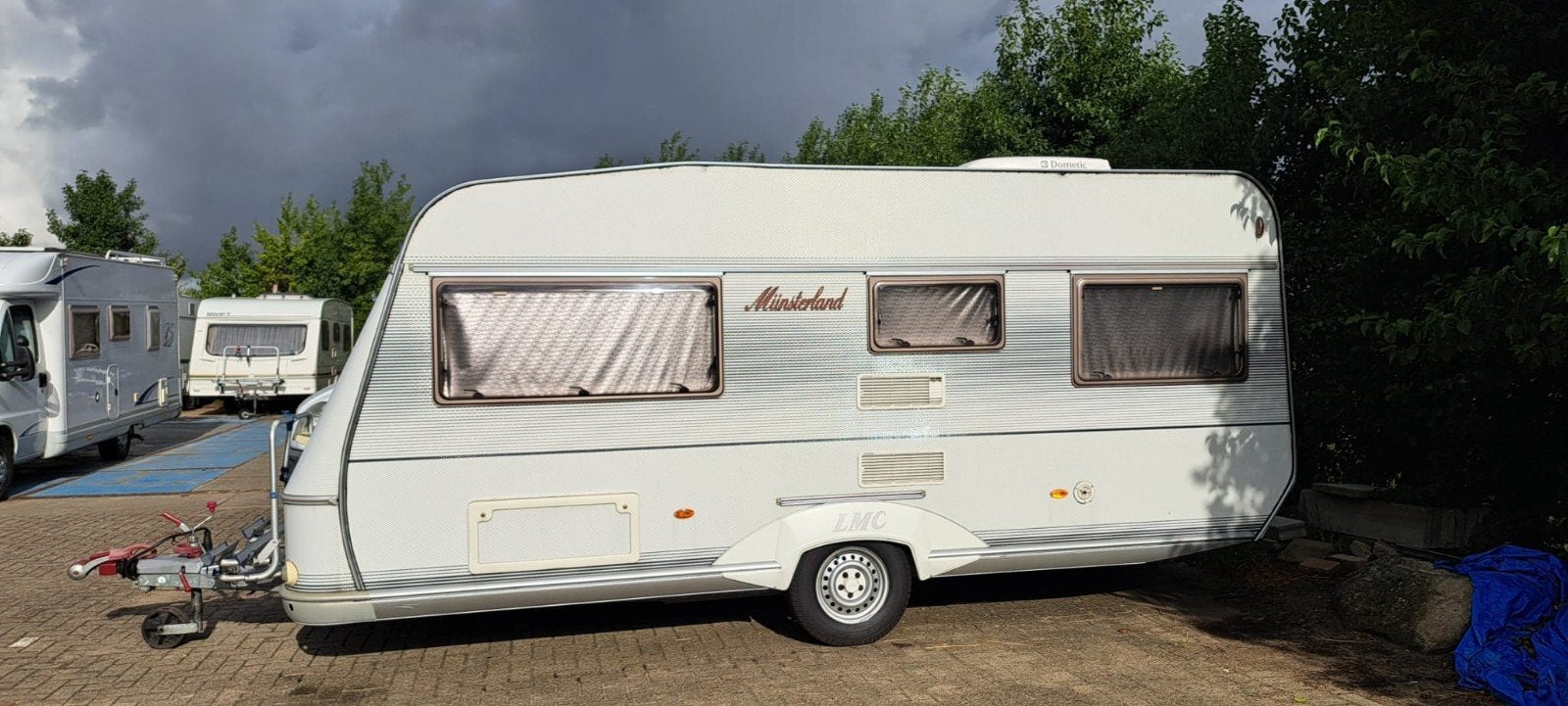 Caravan LMC Munsterland 490, Frans bed, 4 tot 5 meter, LMC en Münsterland, Tot en met 4