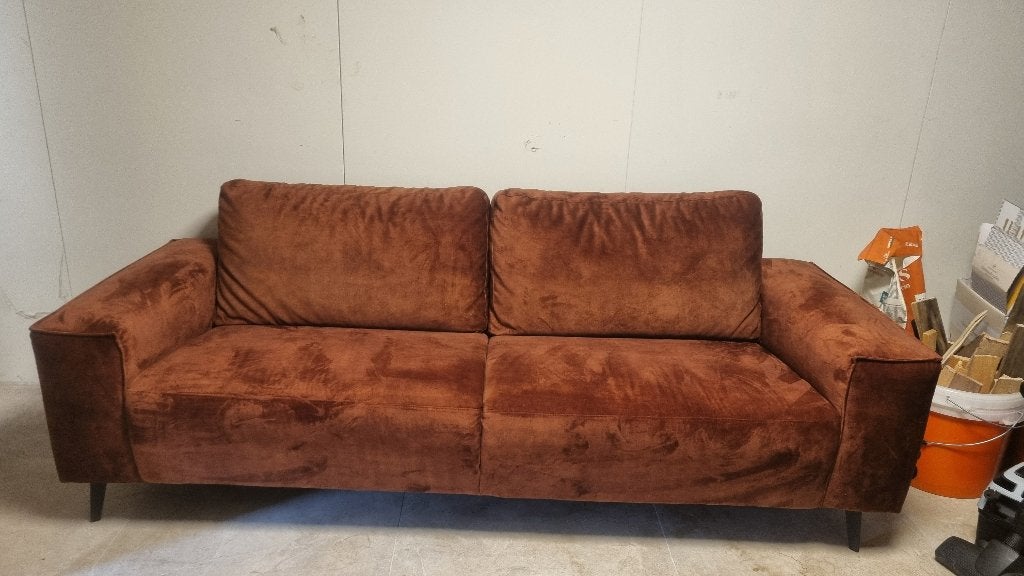 Roestkleurige velvetbank, Ophalen, Driepersoons, 75 tot 100 cm, Zo goed als nieuw