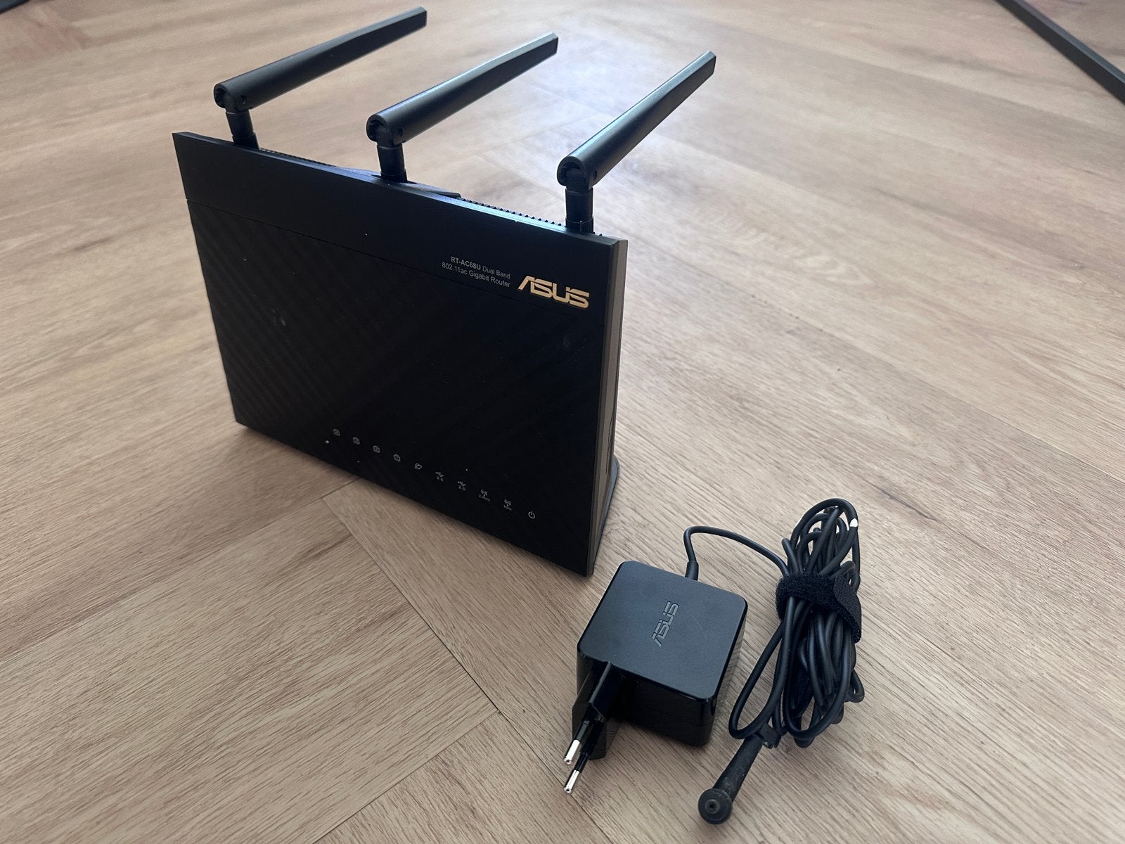 Asus RT-AC68U dual band router aimesh, Computers en Software, Routers en Modems, Ophalen of Verzenden, Gebruikt, Router